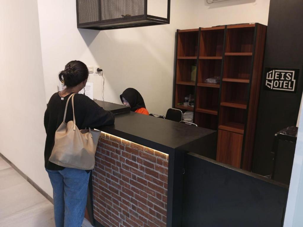 Weis Hotel Simpang Lima 三宝垄 外观 照片